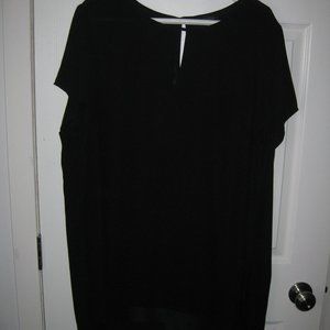 Black, short sleeve, tunic top with cut-out at neck, back button and side slits